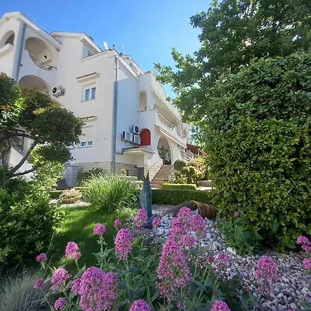 Garfild 2 Гостевой дом Нови-Винодолски