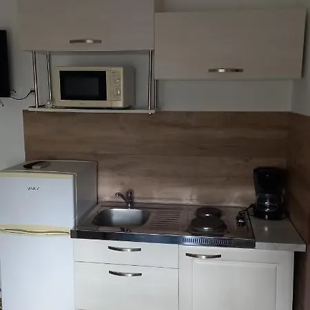 Garfild 2 Гостевой дом Нови-Винодолски