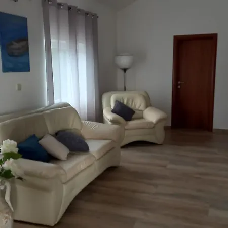 Гостевой дом Garfild 2 Нови-Винодолски