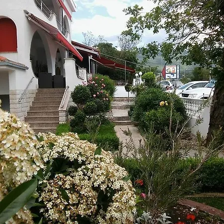 Гостевой дом Garfild 2 Нови-Винодолски