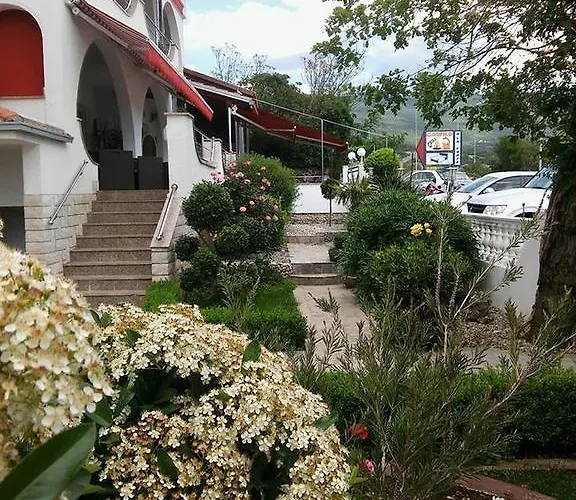 Guest house Garfild 2 Novi Vinodolski