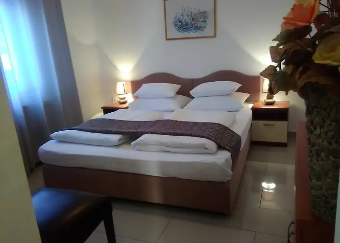 Garfild 2 3* Novi Vinodolski